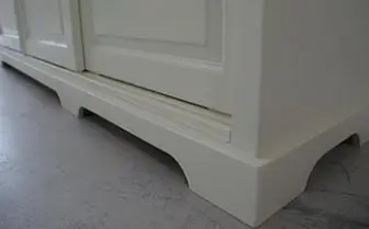 opgezaagde plintlijst