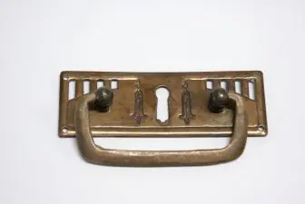 Meubelgreep jugendstil met sleutelgat