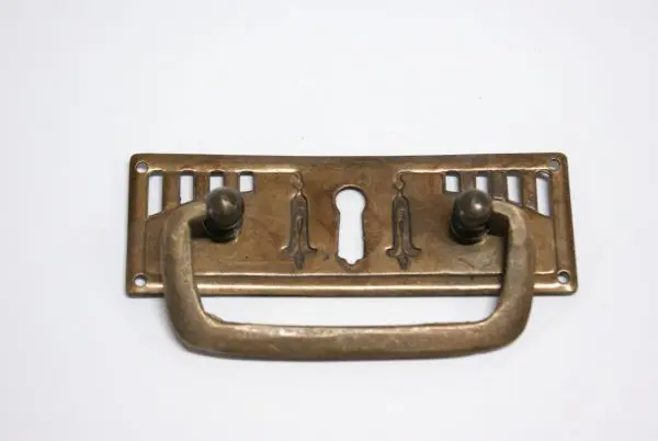 Meubelgreep jugendstil met sleutelgat
