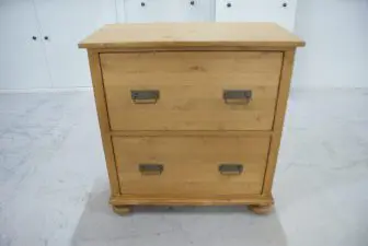 Lage grenen commode