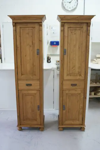 smalle hoge kast