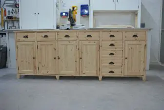 Blank houten dressoir