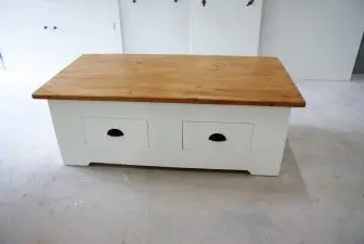 Landelijke kisttafel