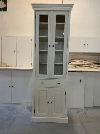 LANDELIJKE VITRINEKAST WIT