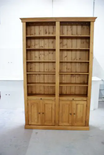 grenen boekenkast Brummen