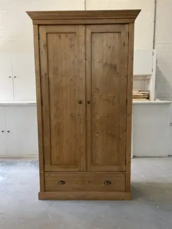 houten woonkamer kast