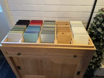 kleurstalen kast