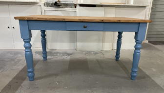 Landelijke houten tafel