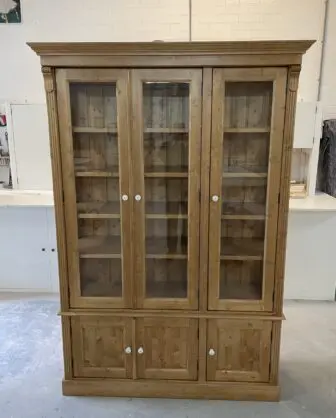 vitrinekast massief hout