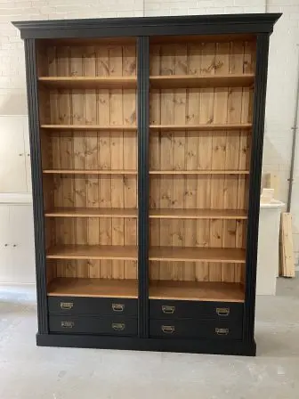 boekenkast met lades