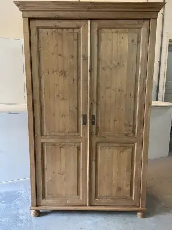klassieke houten kast