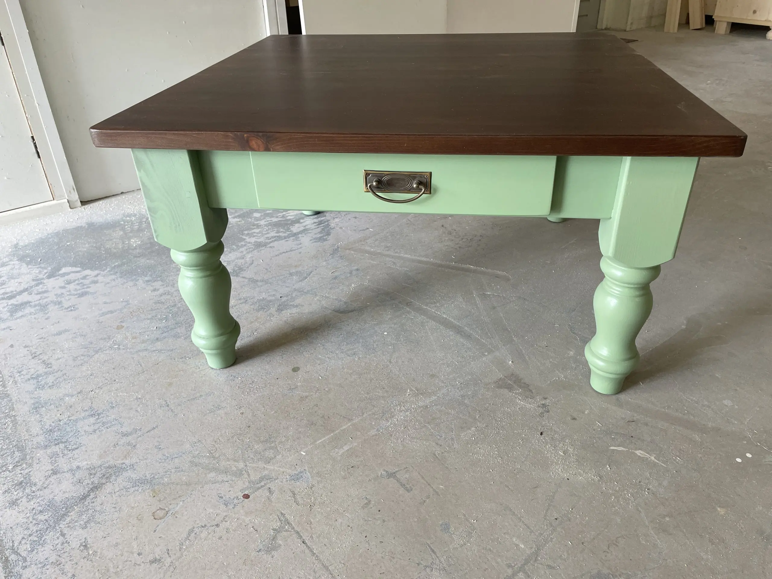 Landelijke houten salontafel Landelijke houten salontafel