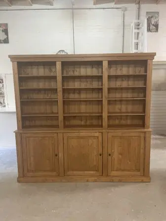 massief houten boekenkast