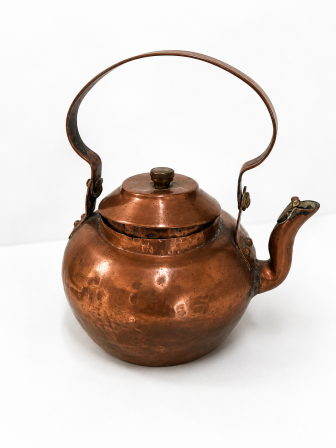 Antieke koperen waterketel