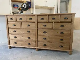 massief houten apothekerskast