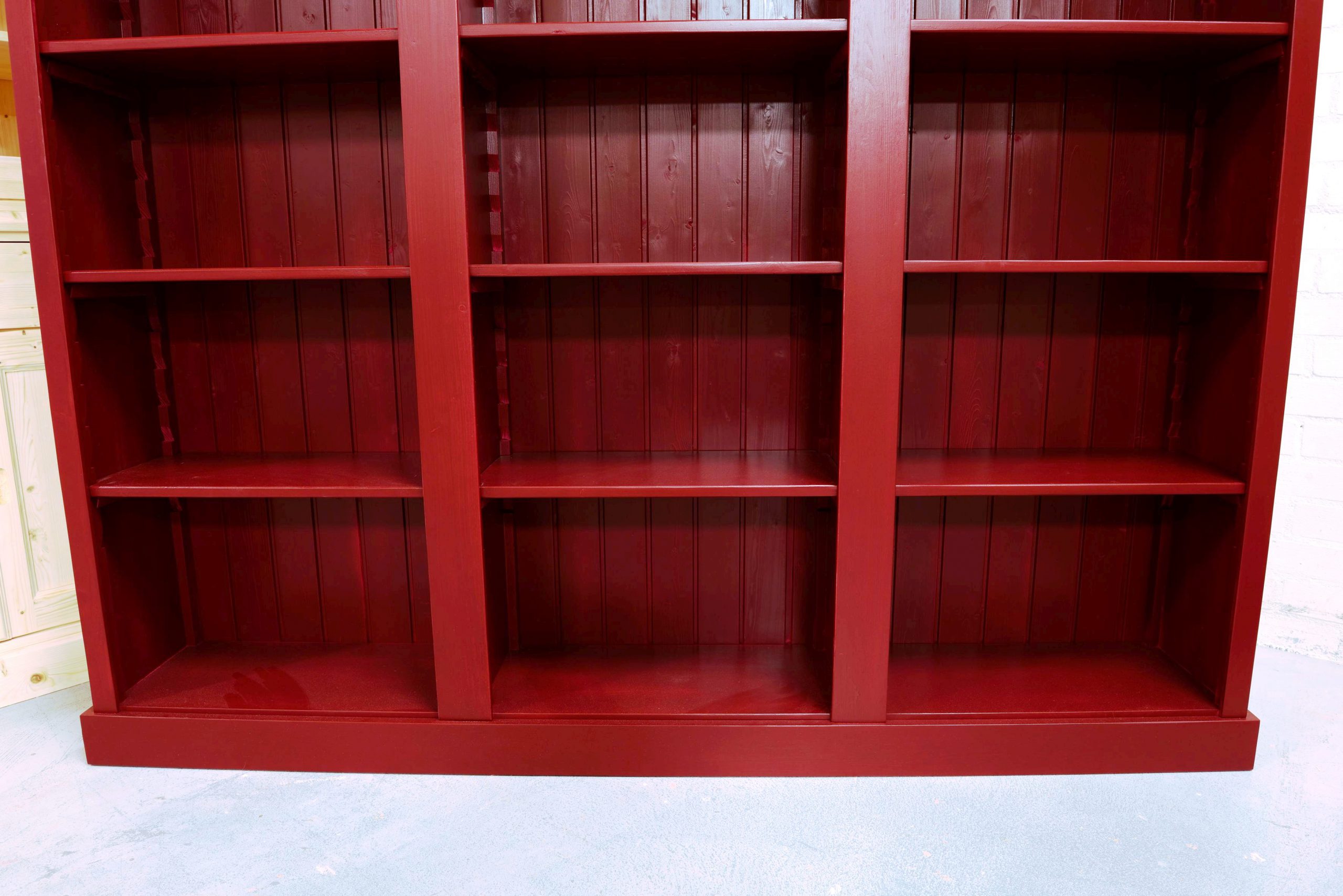 zuur Auto Ashley Furman Boekenkast rood - Maatwerk in boekenkasten - de Grenenhoeve