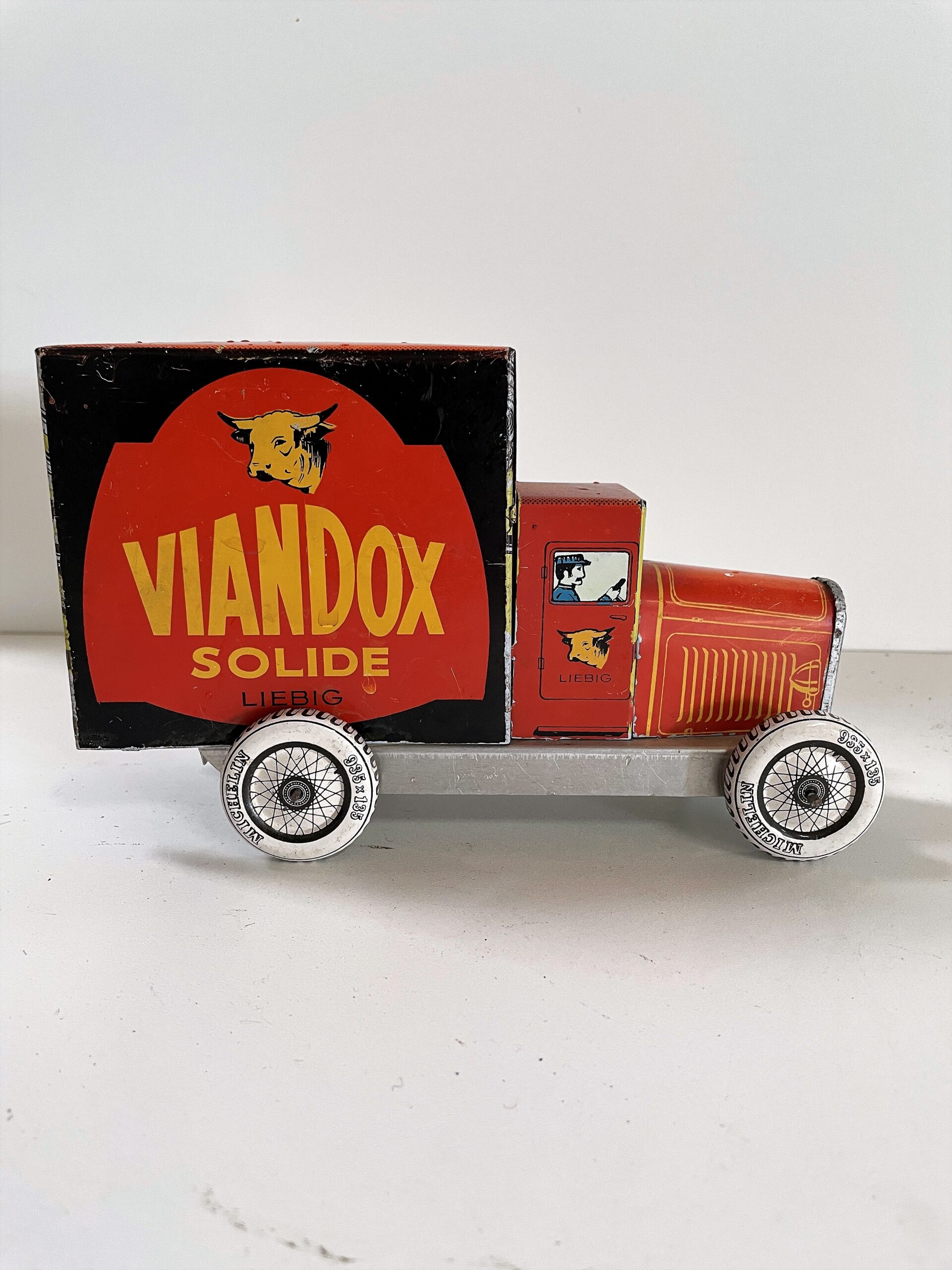 Vintage blikken speelgoedauto Viandox