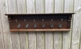 landelijke kapstok koloniaal