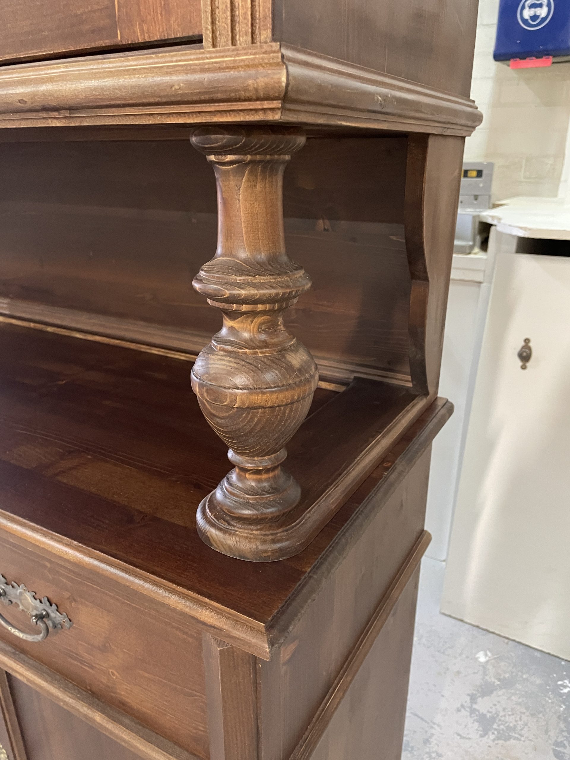 gedraaide zuil koloniale buffetkast